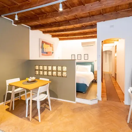 Appartamento Splendido Bilocale In Via Madonnina, Zona Brera