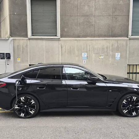 Rent In Bilocale Di 40 Mq Con Parcheggio Milánó