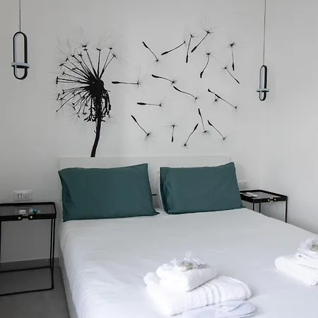 Stylish Flat Porta Venezia Fast Wifi Ac Metro-5 Min From Duomo Apartmán