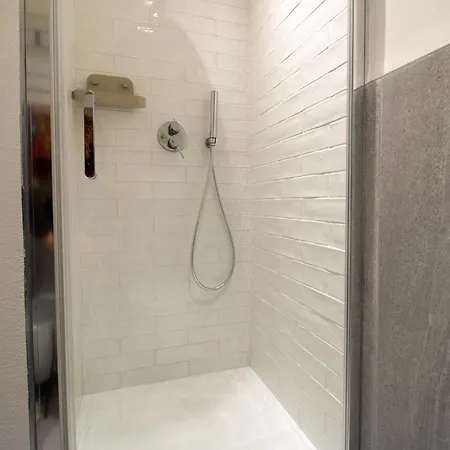 Apartamento Stylish Flat Porta Venezia - Fast Wifi, Ac, Metro 6 Min From Duomo Milan *