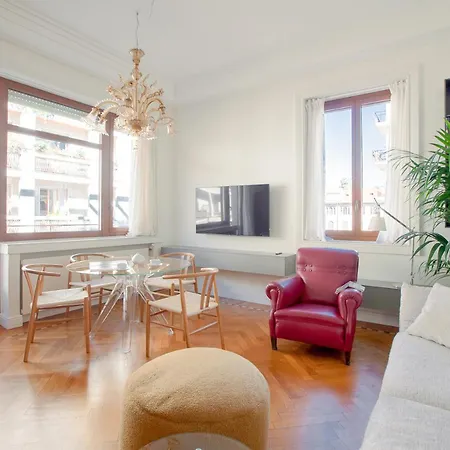 Morozzo1939 - Elegance Near The Duomo Apartment