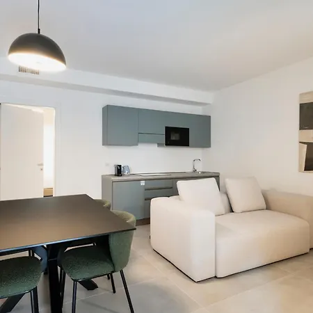 Relstay - De Angeli شقة فندقية ميلان