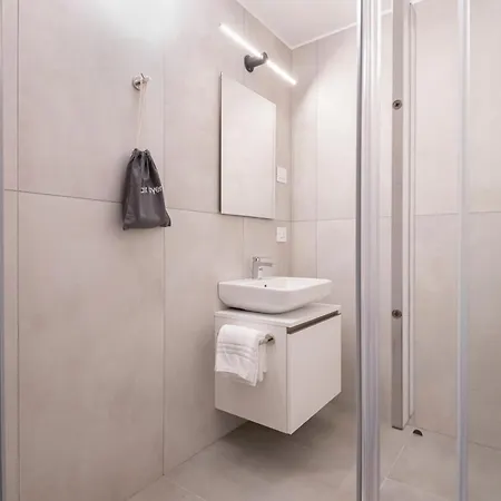 Апарт-отель Relstay - De Angeli Милан