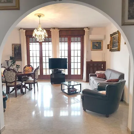 Attico Lux - Penthouse With Garage Next To The Metro *