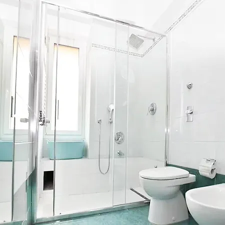 10 Min - Bright & Modern, Up To 5 Beds Apartman