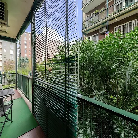 Chic & Modern Flat Navigli Mediolan