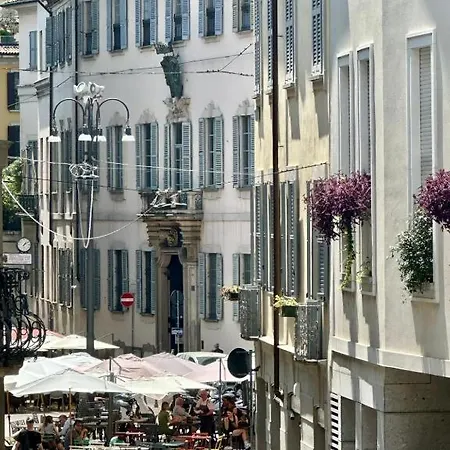 アパート Dhomes - And *