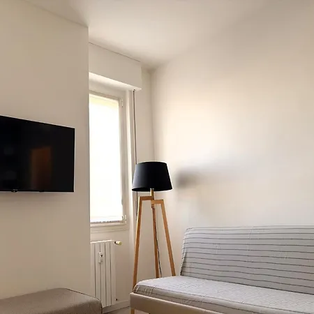 Intero Zona Prada, Metropolitana M3 Brenta * ميلان