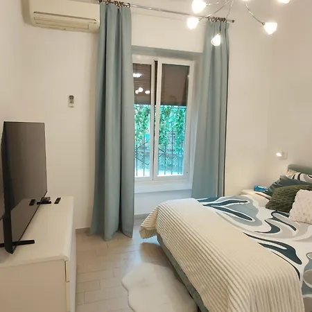 Isola Metro 20m Modern Balcony Arthome * Milano