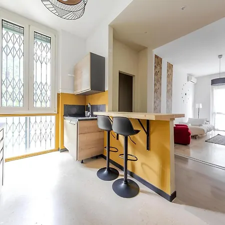 Chic & Modern Flat Navigli شقة