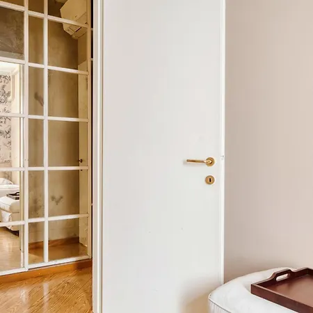 Design In Porta Venezia Apartment Milan