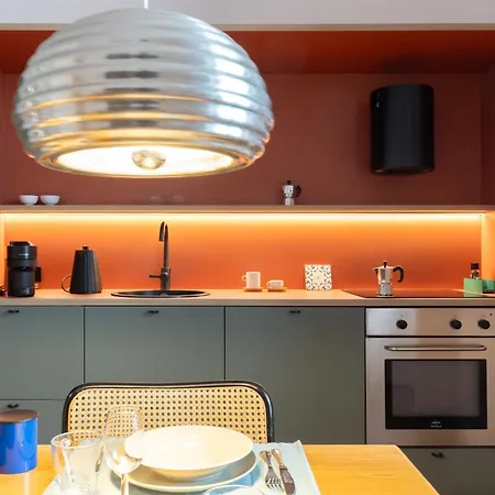Chic Design 80 Sqm - Sleeps 6 - Metro 2 Min * ミラノ