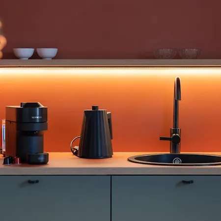 Chic Design 80 Sqm - Sleeps 6 - Metro 2 Min