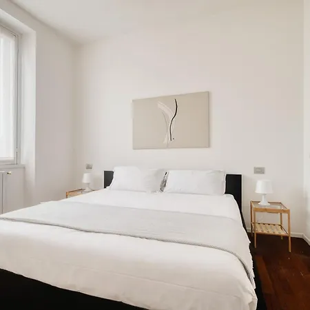 Design In Porta Venezia Apartment *