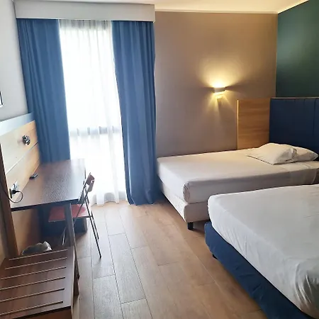 アイデア サン シーロ 4* ミラノ