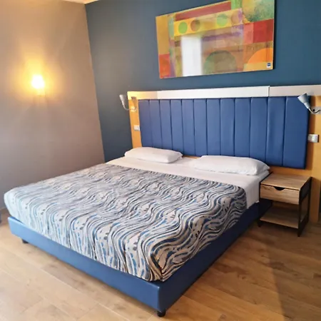 ホテル アイデア サン シーロ 4*