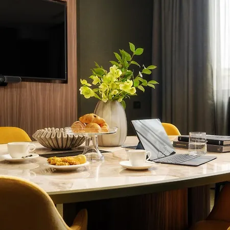 Crowne Plaza By Ihg 4*