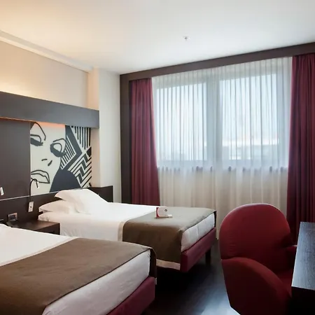 Отель Crowne Plaza By Ihg Милан