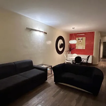 Stylish In Fashion District - Corso Venezia Apartmán