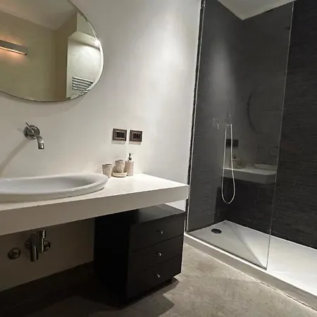 Stylish In Fashion District - Corso Venezia Apartmán *