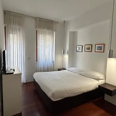 Bright And Cozy In Isola District - Marco Polo