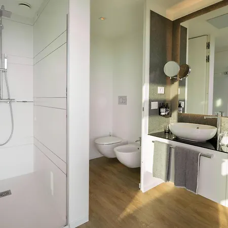 Innside Milano Torre Galfa 4*