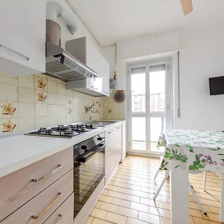 Guesthost - Bonola M1 Bright & Functional Flat Mailand