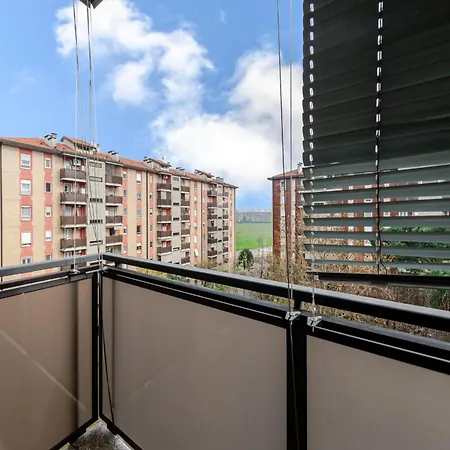 Guesthost - Bonola M1 Bright & Functional Flat * Mailand