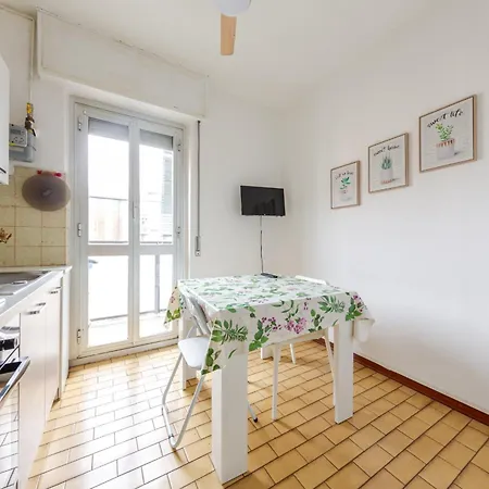 Apartment Guesthost - Bonola M1 Bright & Functional Flat *