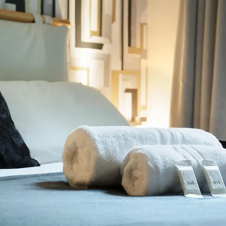 Homie Livings - Duomo Di * Mediolan