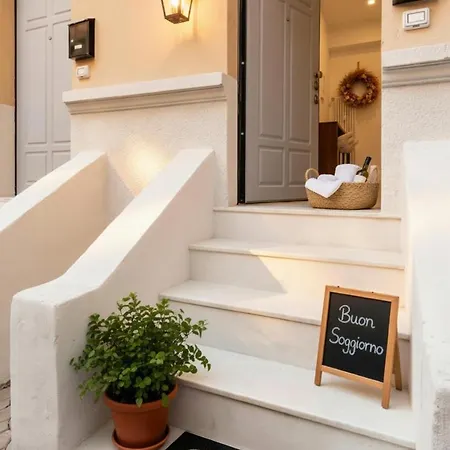 Mch Vespri - 8 Stops To Duomo, Family Loft, Subway 2 Minutes شقة
