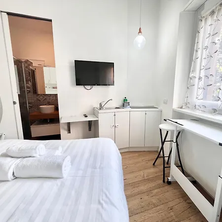 5 Min Walk To Duomo Petite Loft! Mediolan