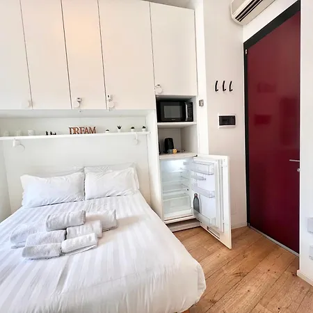 Lejlighed 5 Min Walk To Duomo Petite Loft!