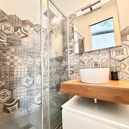 5 Min Walk To Duomo Petite Loft! Apartament Mediolan