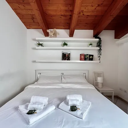 Daire Big Attico Goldoni 2 Bagni Duomo-m4 Lin Airport *