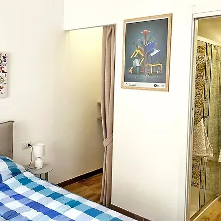 Casa Dimi - 2 Bedroom 2 En-suite Bath, 2 Min M5, Smart Lock *