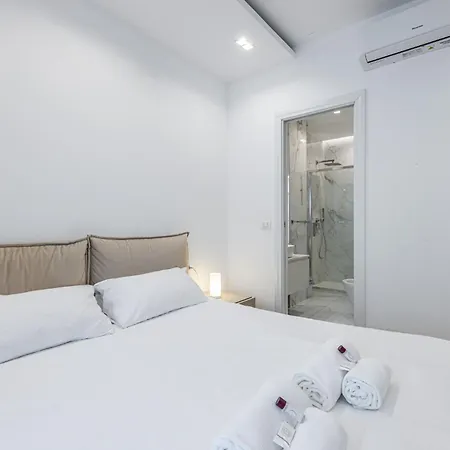 Doria 10 Next To Train Station *