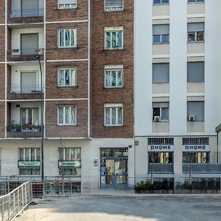 Doria 10 Next To Train Station Apartman *