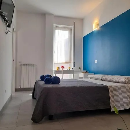 Affittacamere -l' Oasi Del Turista, 5- Station Private External Bathroom Milano