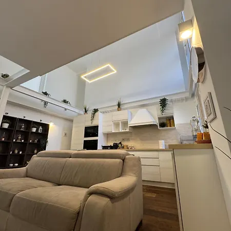 Dea Dreams - Lofty Marghera *