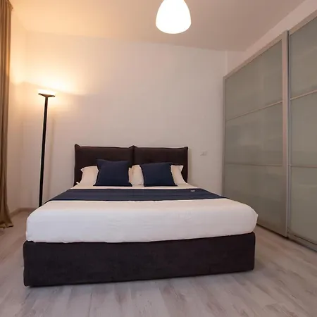 Elegant Little - Center - M4 Station דירה *