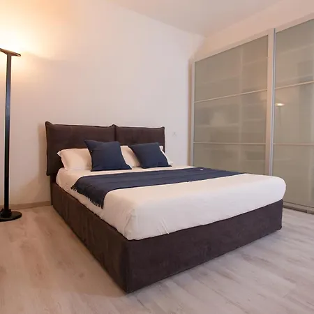 Elegant Little - Center - M4 Station מילאנו