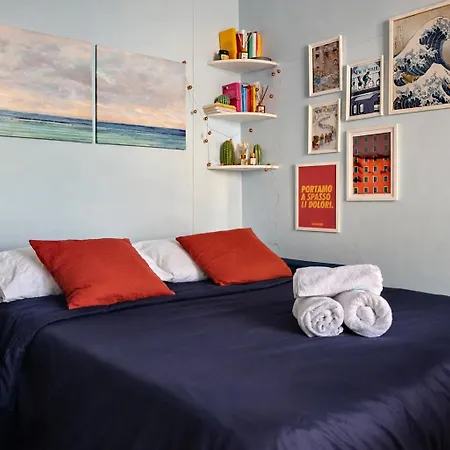 Blue Retreat Modern Near M4 *