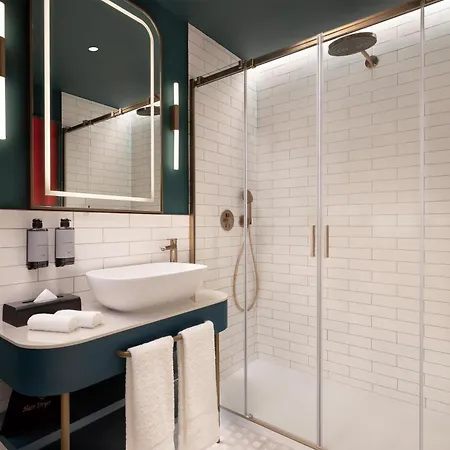 Puccini Milan, Tapestry Collection By Hilton