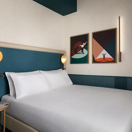 Puccini Milan, Tapestry Collection By Hilton 4* Милан