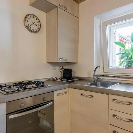 Aura Milanese ميلان