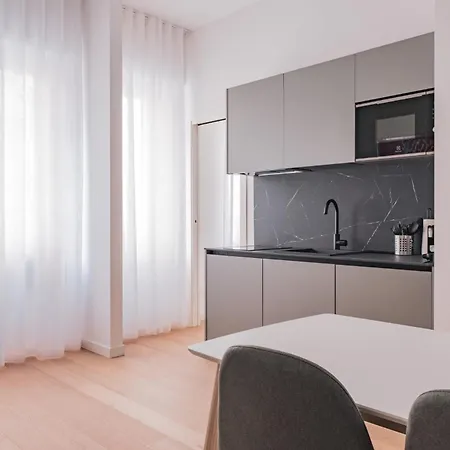Sempione11suites Hotel apartamentowy 4*