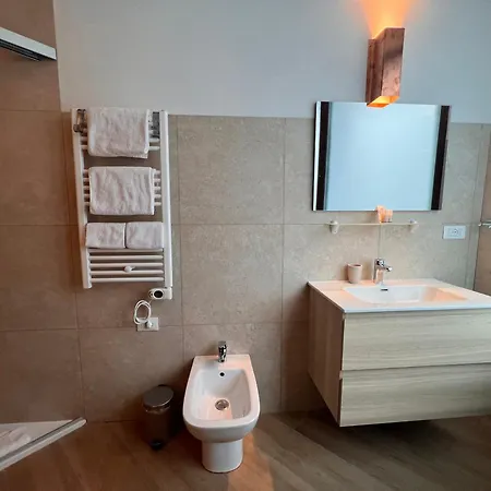 Emmeloft I Orange Moon - Vibrant Modern Luxury Loft Hébergement de vacances Milan