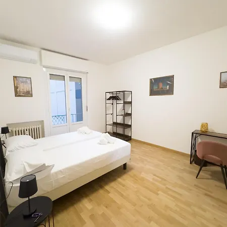 Lisi - Porta Romana Guestroom 3*
