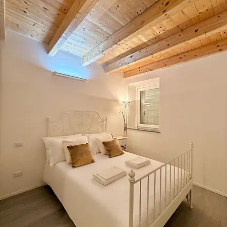 بيت للعطل Aura Milanese *